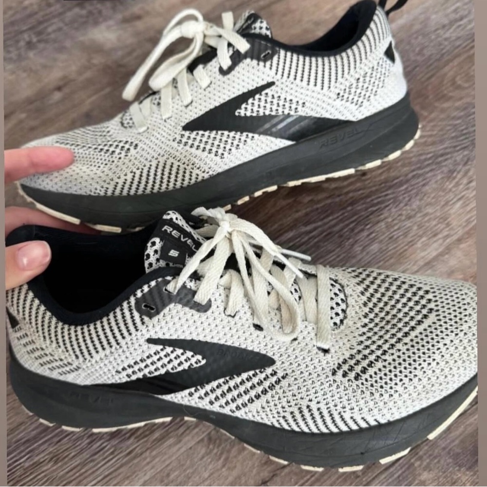 Brooks Women's Athletic Shoes - Black and White